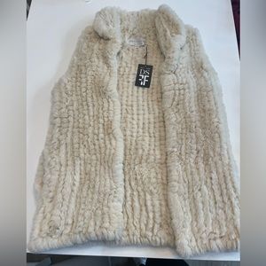 Donna Salyers Fabulous Furs 100 % Faux Fur Vest. Brand new, never worn & has tag